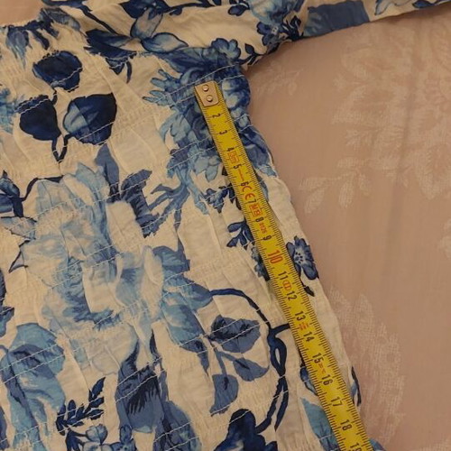 H&M Cropped Off Shoulder Top new, floral, medium, blue shades