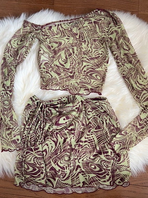 Skirt Bershka brand new, size S, colorful green