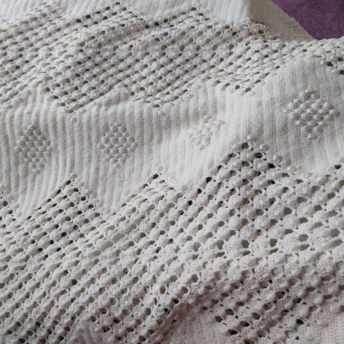 Bedspread crocheted like new 160/190