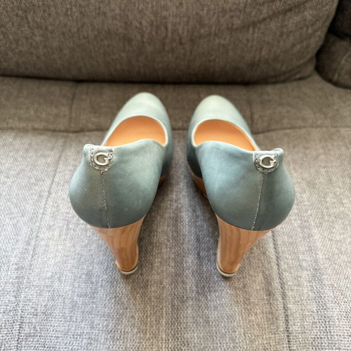 Guess leather platform shoes new, size 40, blue and green