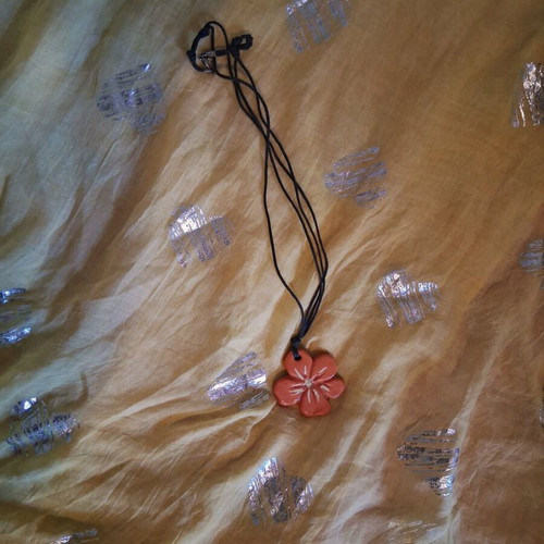 Ceramic jewelry like new, orange