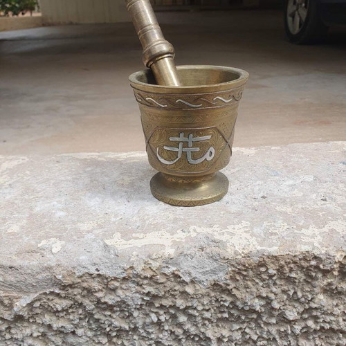 Mortar and pestle set like new, two pieces