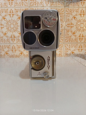 Βιντεοκάμερα Pentacon AK-8 1958 μεταχειρισμένη με φακό Zeiss Jena Triotar