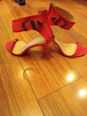Zara sandal like new, watermelon color, size 40