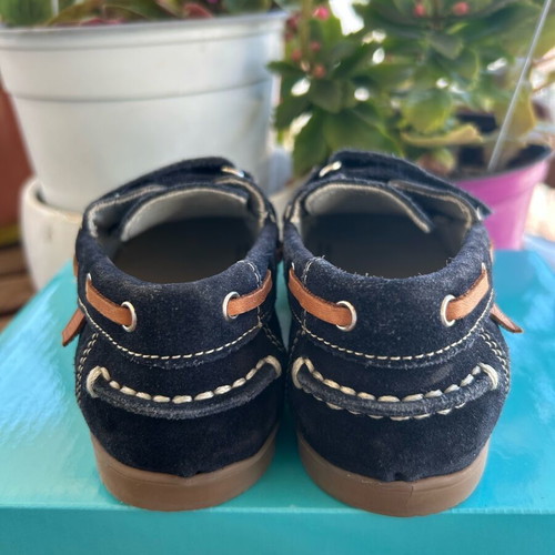 Gioseppo kids moccasins size 27 like new, blue