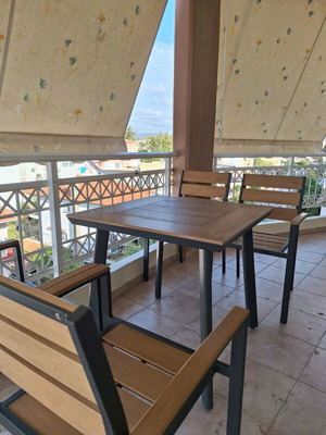 Σετ τραπεζαρίας εξωτερικού χώρου like new με τραπέζι Polywood και 4 ξύλινες καρέκλες