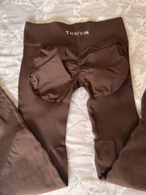 Thrivin Elevate Sculpting Mid Waist Scrunch Leggings, brown, size S