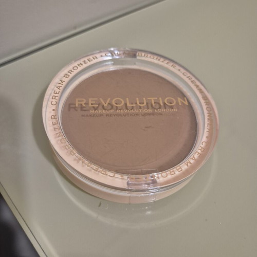 Makeup Revolution Ultra Cream Bronzer, Light shade