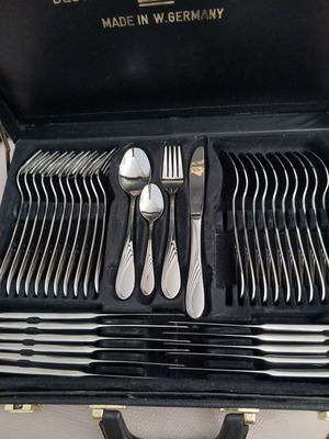 SBS Solingen 70-piece stainless steel cutlery set in case