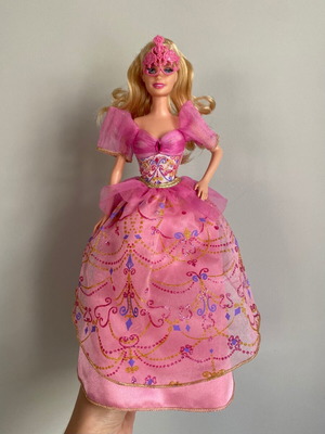 Mattel Barbie and the Three Musketeers Corinne doll 2009