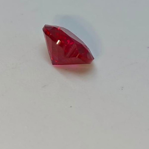 Lab-created heart-shaped ruby like new, excellent 1cm cut