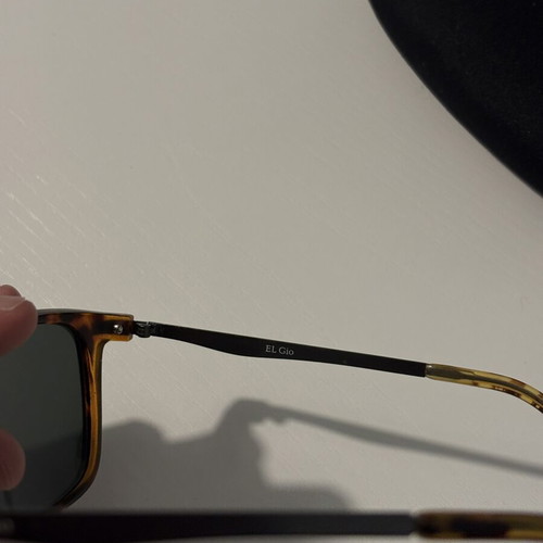 EL Gio tortoiseshell polarized sunglasses with black metal arms