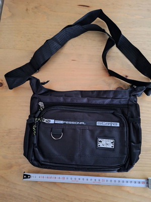 Black shoulder bag like new