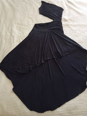 Kino asymmetric dress black size M like new