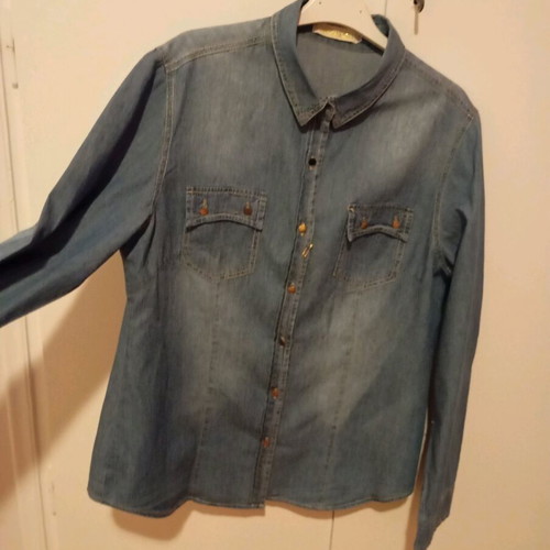 Denim shirt like new, size L, blue