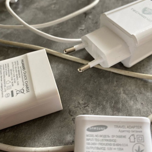 Pack of cables and adapters for Huawei and Samsung chargers like new