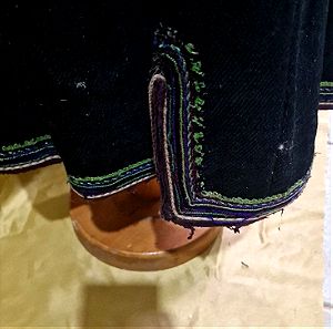 Φλοκατο παραδοσιακής  φορεσιάς  Καραγκούνας