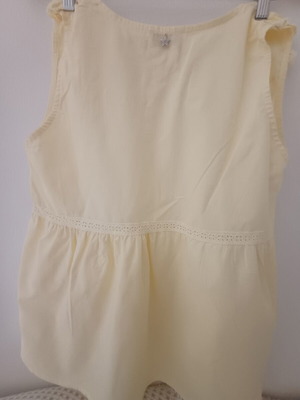 Regalinas linen blouse like new with silver heart buttons, yellow