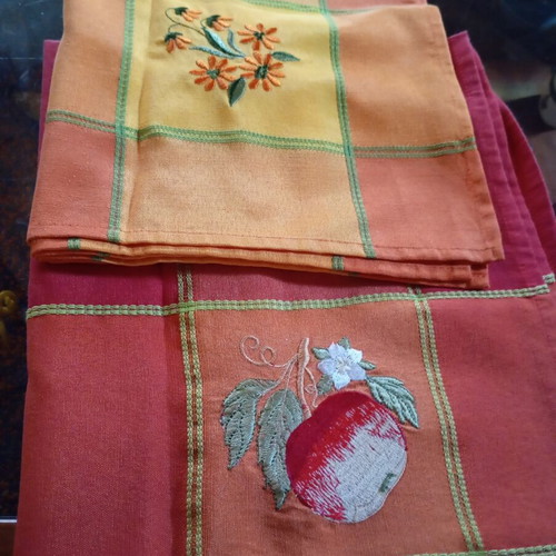 Tablecloths, set of 2, embroidered fruit and floral designs