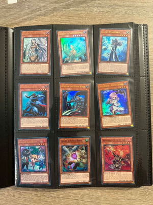 Yu-Gi-Oh! album new with 53 holo cards