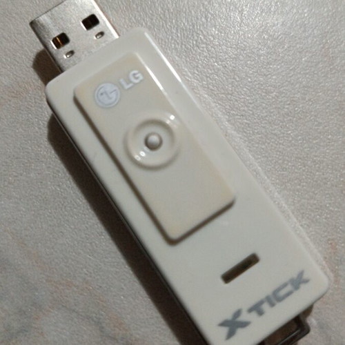 LG USB X TICK 256 MB like new, ultra rare