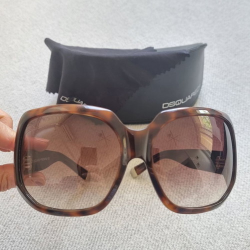 Dsquared2 mask sunglasses like new, brown acetate with gradient lens