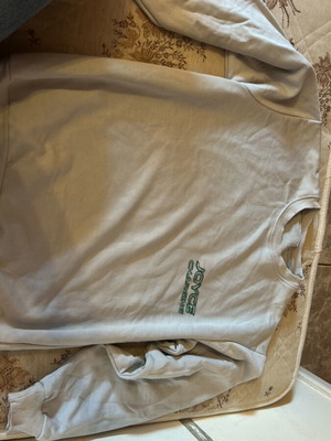 Joyce crewneck gray without hood and pockets like new, age 10