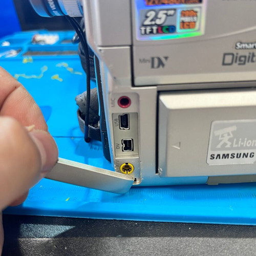 Samsung Digital Camcorder VP-D190i like new