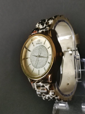 Watch with leopard silicone strap like new, women's