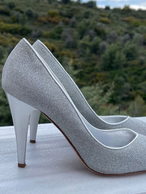 Mourtzi silver open-toe pumps like new, size 39