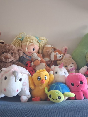 Plush toys like new