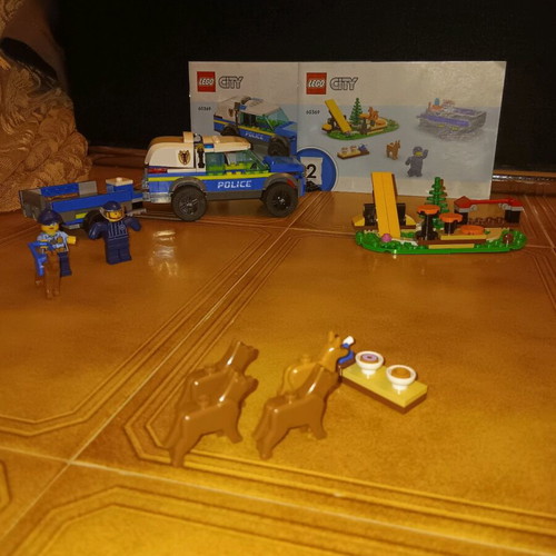 Lego City like new with instructions, missing brush and red piece