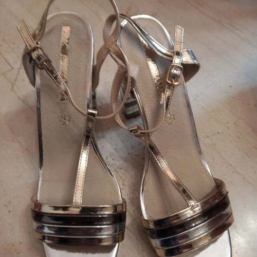 A To Z Greek women's shoes size 41 like new, 2 pairs