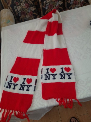 Κασκόλ κόκκινο New York σαν καινούργιο