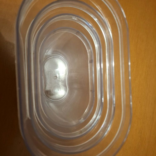 Set of 8 food storage containers like new