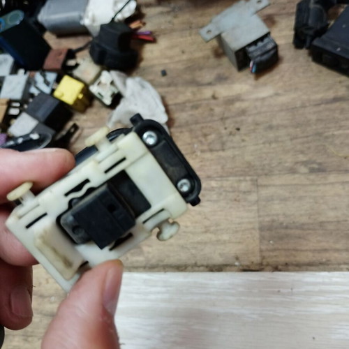 Mercedes-Benz C-Class W203 electric window switch 2038200210