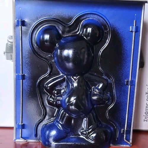 Mickey Mouse cake mold used