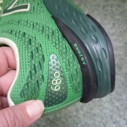 New Balance sneakers new, size 38.5, green sports shoes