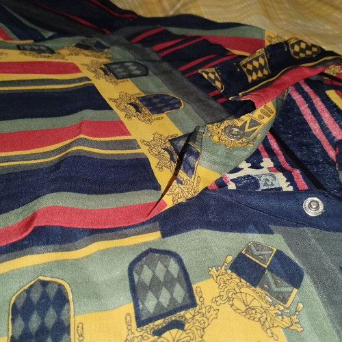 Shirt with intricate pattern like new, multicolor and black, size L