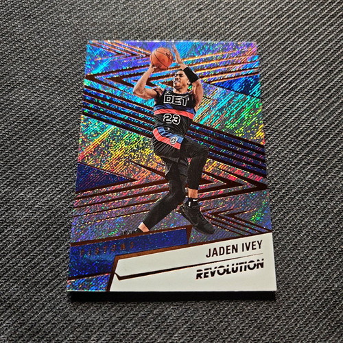 Base card Jaden Ivey Revolution NBA 24/25 new