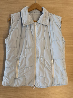 Light Blue Quilted Vest Medium Used with Zippered Pockets