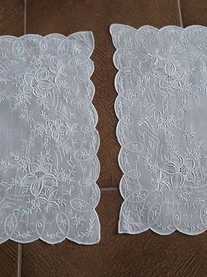 Органзени салфетки с фина бродерия, комплект от 2 (29x29)