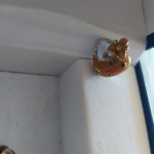 Vintage pin set small, like new, 3 pieces