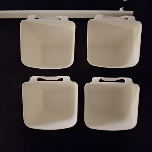 Wall rail with 4 containers like new, 60 cm