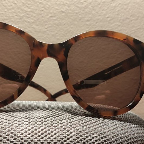Prime women's tortoiseshell sunglasses, round phantos shape with case