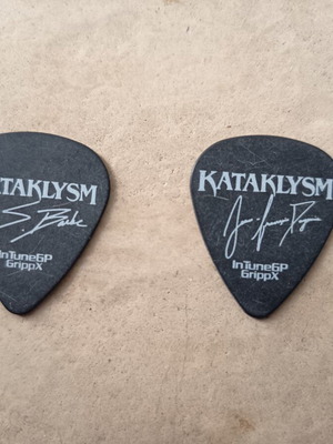 Kataklysm guitar picks, 2 pieces, like new from Thessaloniki concert