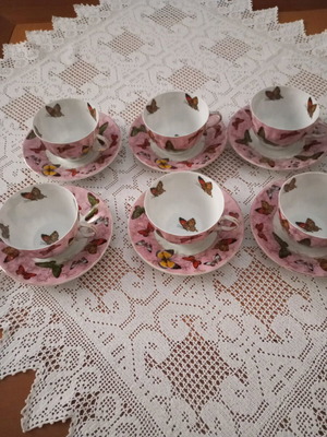 Tea cups with butterflies, like new, set of 6 pieces