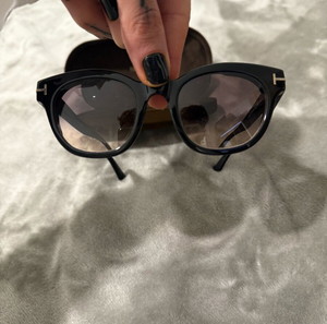 Tom Ford sunglasses   never worn  perfect condition