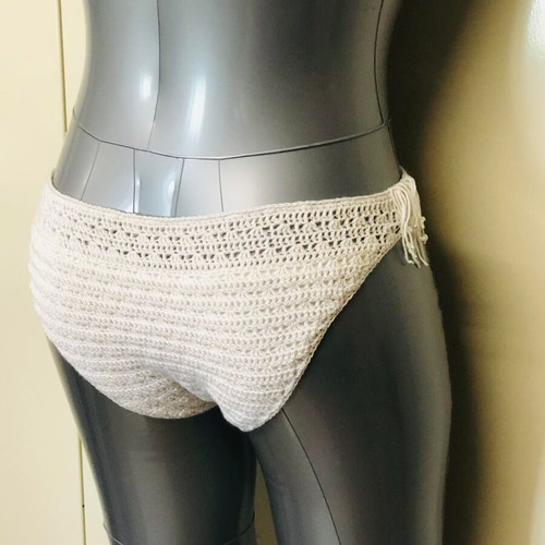 Knitted bikini bottom new, size S/M, white