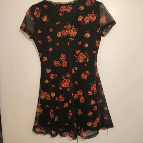 Stradivarius mini dress with flowers Medium like new, black and red